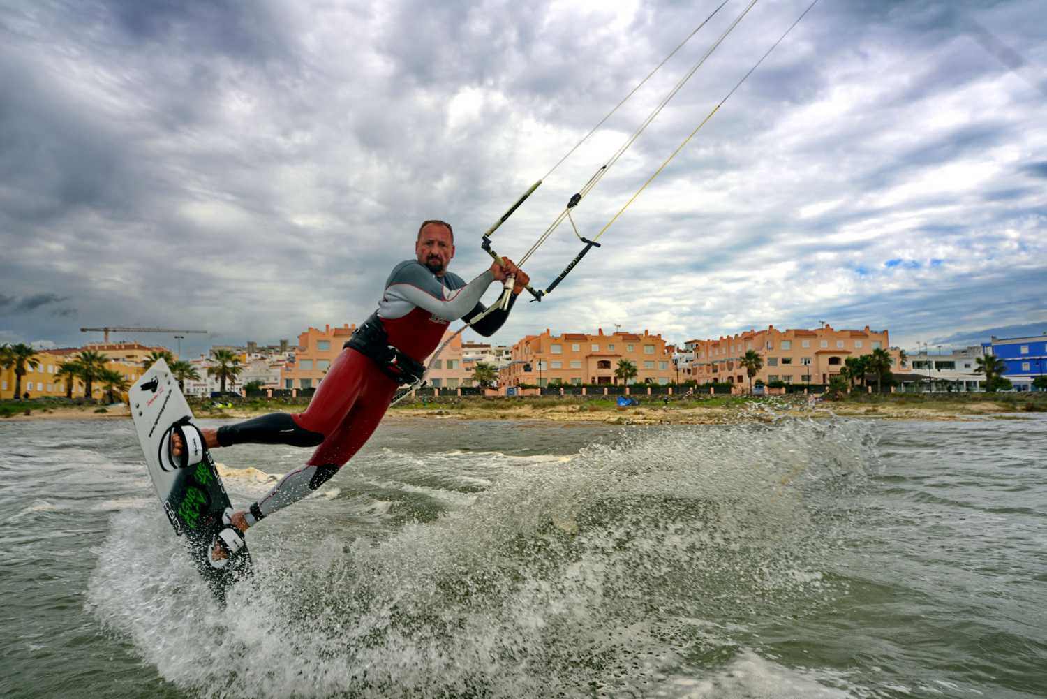 Zum Kiten hat hier in Tarifa noch jeder seine Bedingungen gefunden